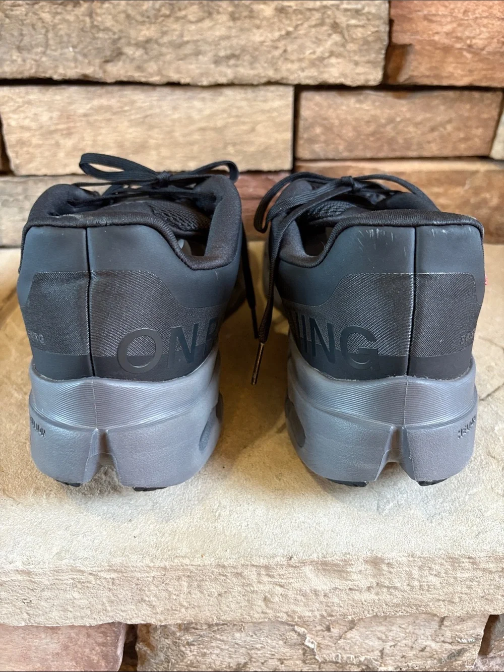 On Cloudsurfer Next men’s trainer running shoes sz  11 in black/grey